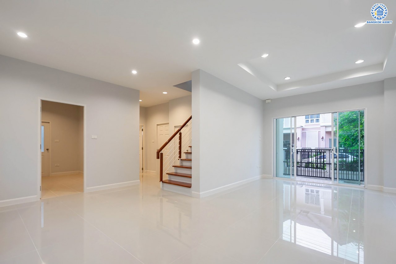 บ้านเดี่ยวมือสองนนทบุรี โครงการ นนทรีฟลอร่า ปิ่นเกล้า-ศาลายา เนื้อที่ 52.5 ตร.ว. ฟังก์ชัน 3 ห้องนอน 3 ห้องน้ำ จอดรถได้ 2 คัน ส่วนกลางครบครัน ตอบโจทย์ทุกครอบครัว บนทำเลเดินทางสะดวก เชื่อมต่อถนนบรมฯ ใกล้เซ็นทรัลปิ่นเกล้า และจุดขึ้นทางด่วนศรีรัช